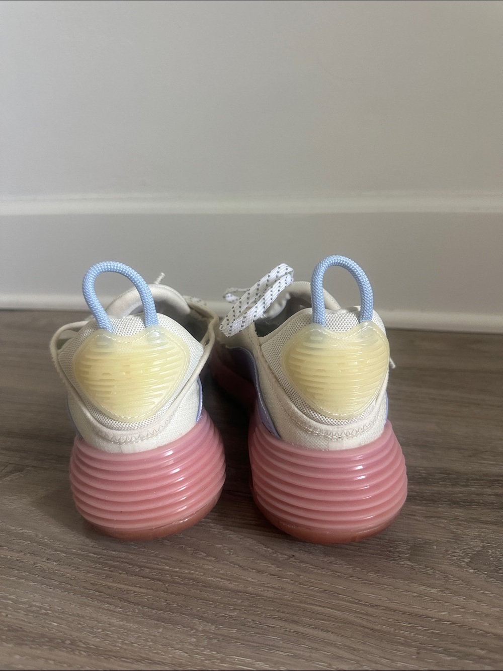 Nike Women's Airmax 2090 Cream, Pink, Purple - Picture 4 of 11